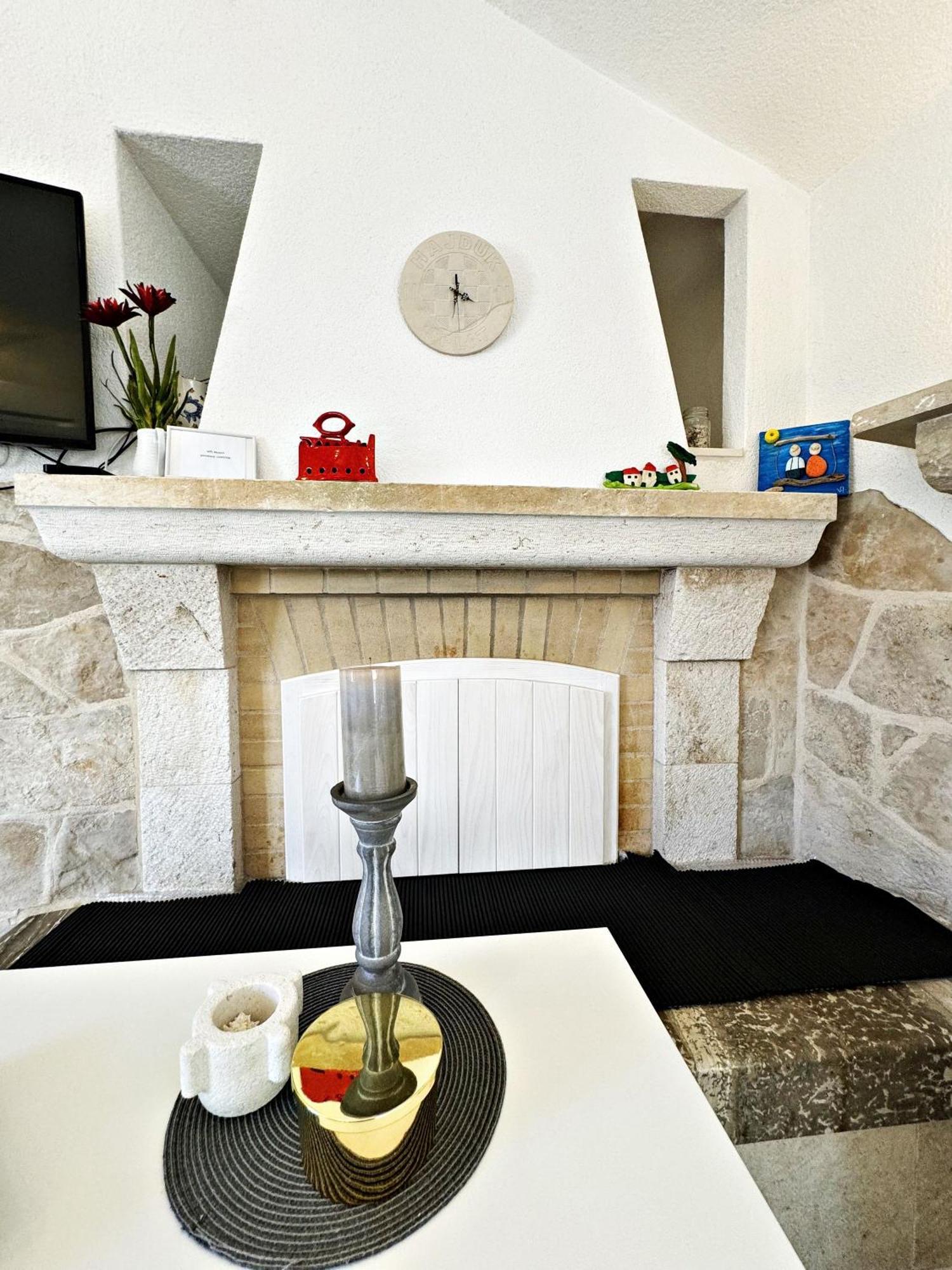 Studio Apartment Matoni Postira Kültér fotó