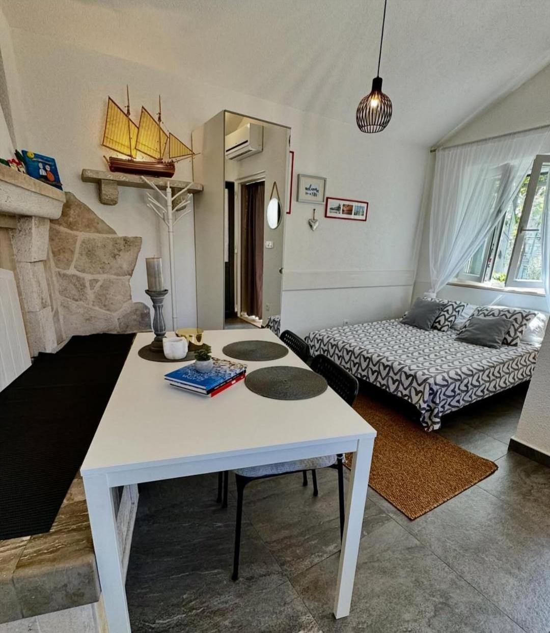 Studio Apartment Matoni Postira Kültér fotó